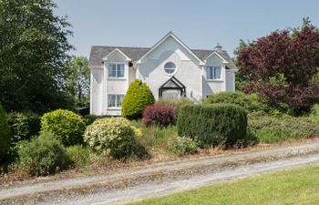 The White House Holiday Cottage