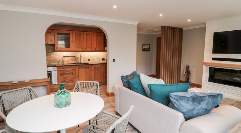 Photo of 2 Apple Tree