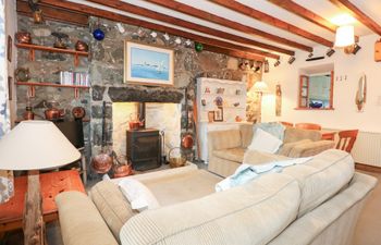 6 Maen Y Wern Holiday Cottage
