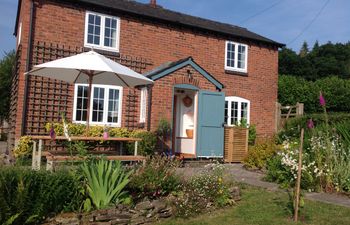 Lower Woodend Cottage Holiday Cottage