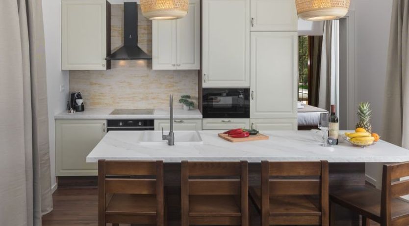 Photo of Luxury Bay Villa with private hot tub