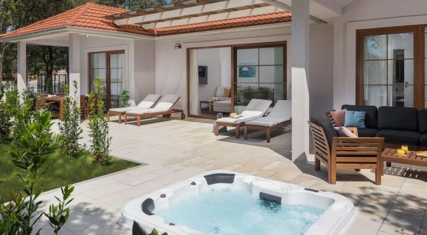 Photo of Luxury Bay Villa with private hot tub Villa 5