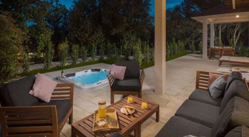 Photo of Luxury Bay Villa with private hot tub Villa 4