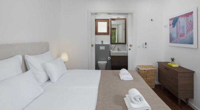 Photo of Luxury Bay Villa with private hot tub Villa 4