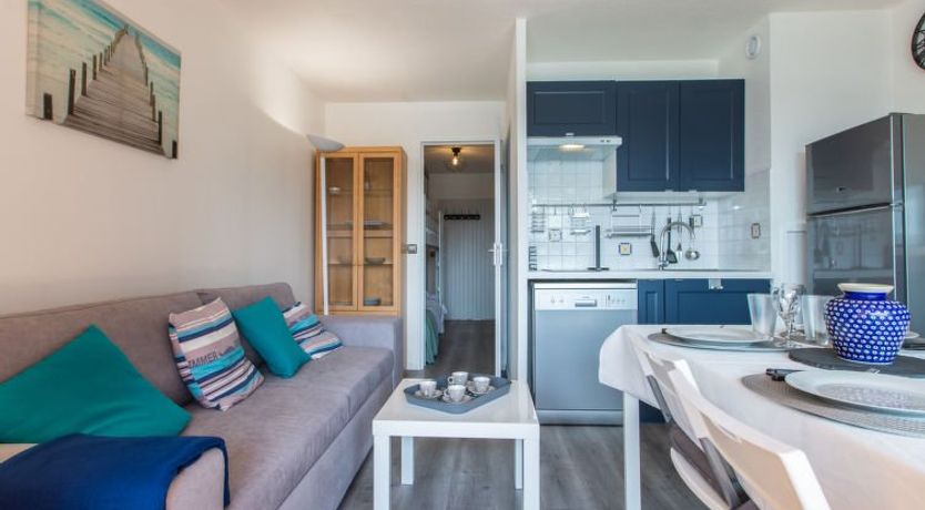 Photo of Les Terrasses Notre Dame du Port Apartment 8