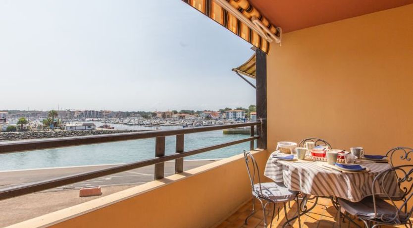 Photo of Les Terrasses Notre Dame du Port Apartment 8