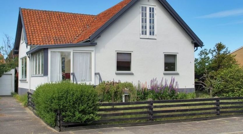 Photo of "Rosabel" - 1km from the sea