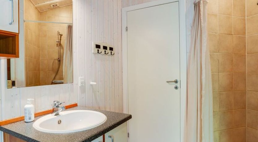 Photo of "Ros" - 350m from the sea