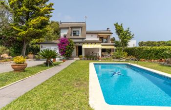 El Garrofer Holiday Home