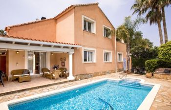 Larauri Oliva Nova Holiday Home