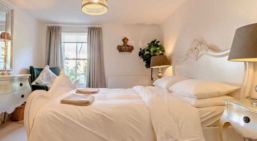 Photo of 1 Bed in Cirencester