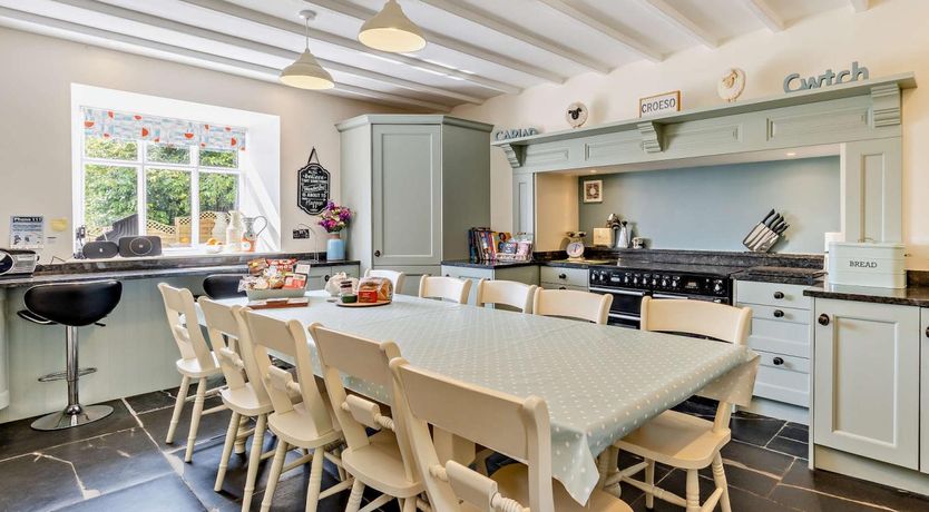 Photo of 5 Bed in Machynlleth