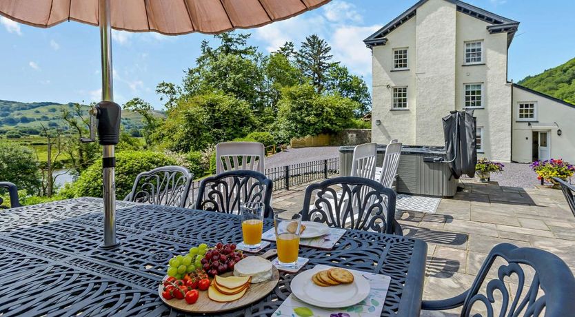 Photo of 5 Bed in Machynlleth