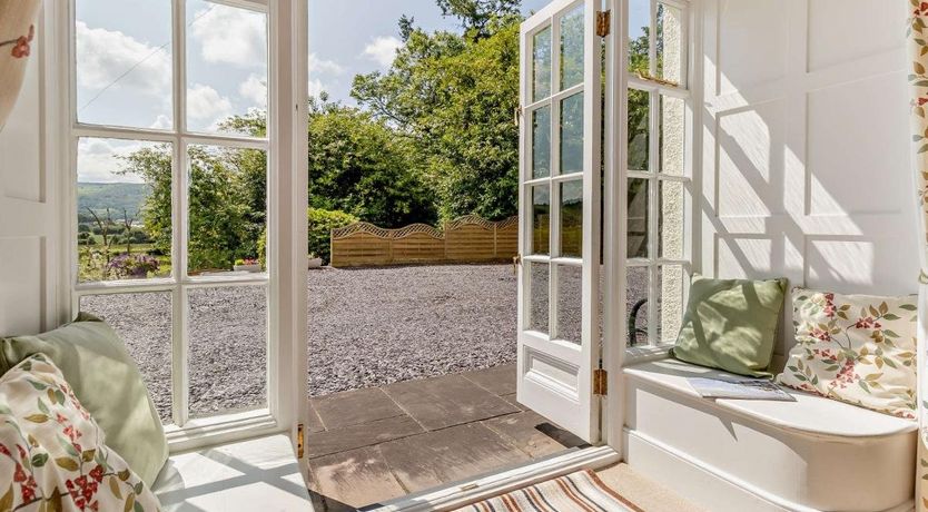 Photo of 5 Bed in Machynlleth