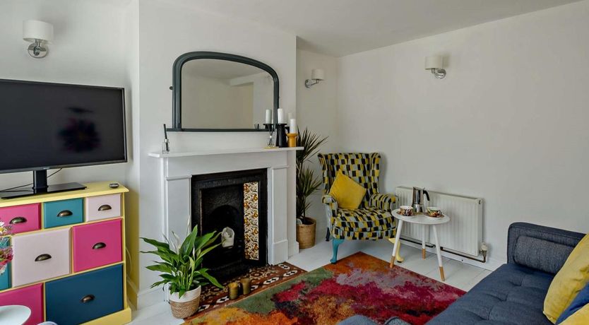 Photo of 2 Bed in Cowes