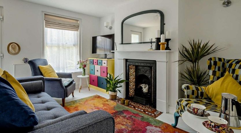 Photo of 2 Bed in Cowes