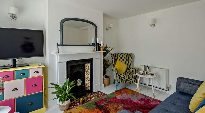 Photo of 2 Bed in Cowes