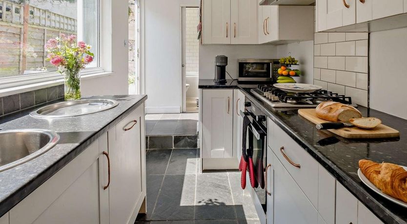 Photo of 2 Bed in Cowes