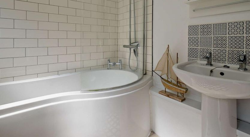 Photo of 2 Bed in Cowes