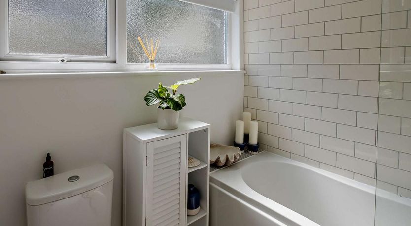 Photo of 2 Bed in Cowes