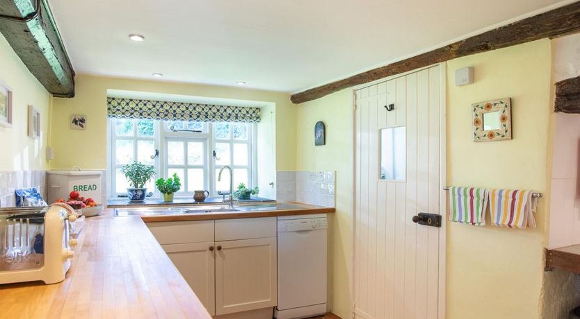 Photo of 3 Bed in Higher Wraxall