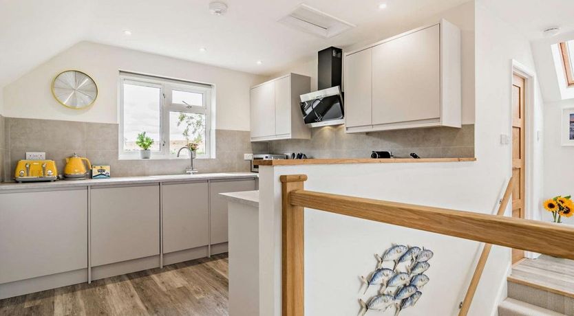 Photo of 2 Bed in Blue Anchor