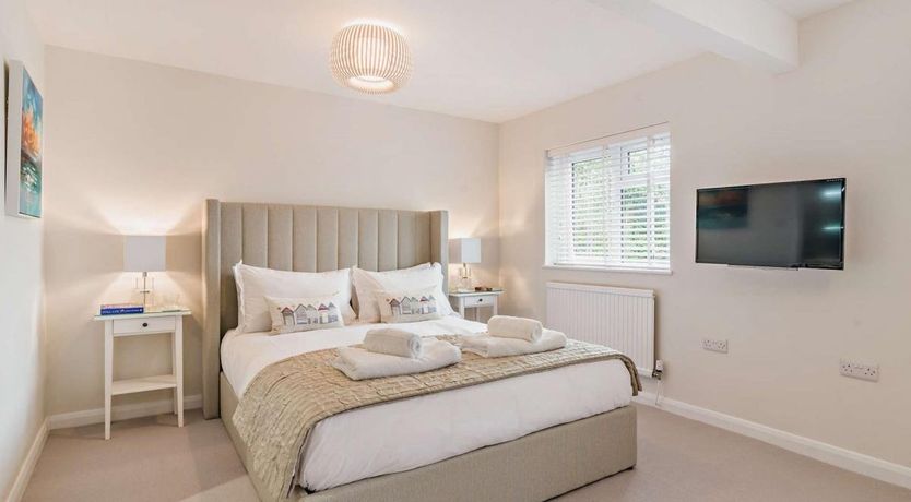 Photo of 2 Bed in Blue Anchor