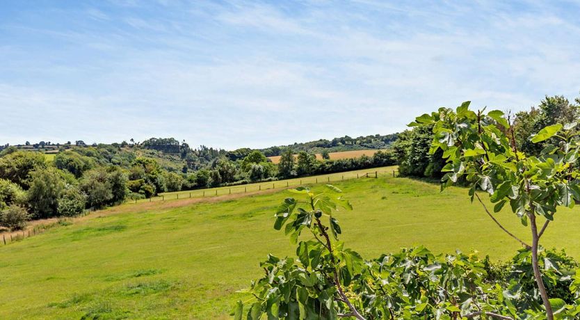 Photo of 3 Bed in Taunton