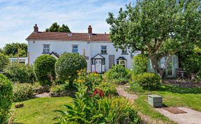 Photo of 3 Bed in Taunton