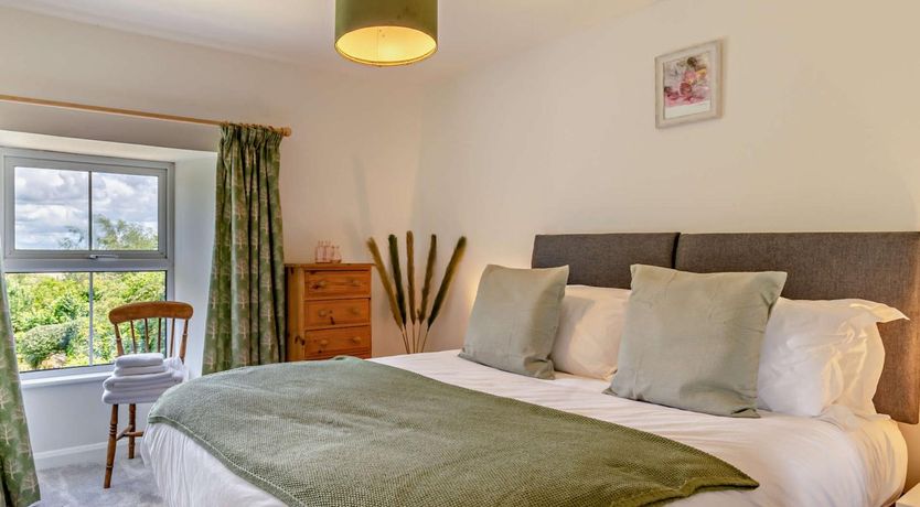 Photo of 3 Bed in Taunton