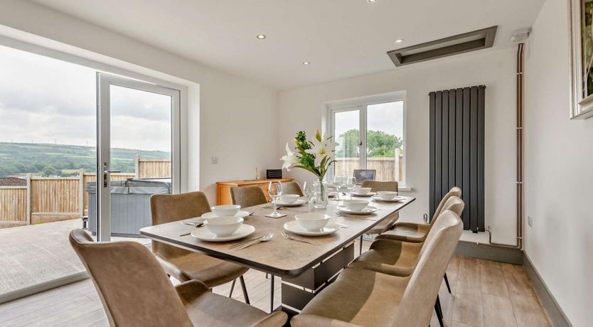 Photo of 4 Bed in Pontyberem