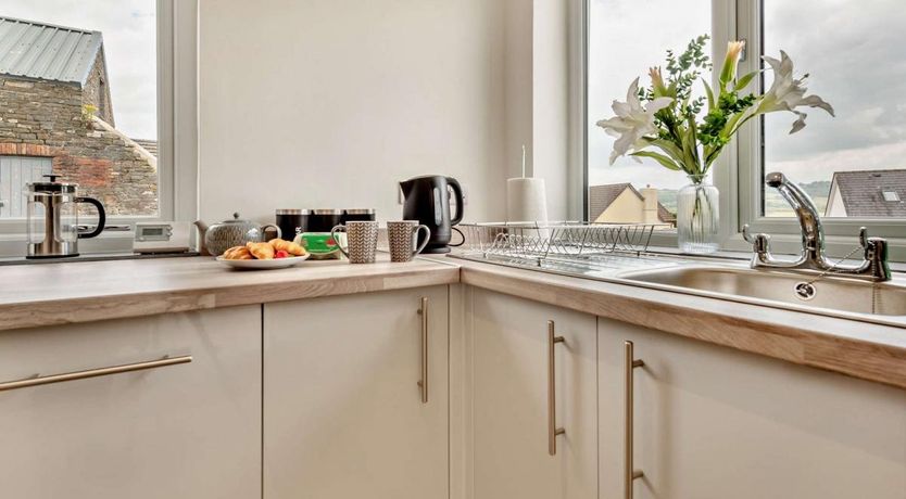 Photo of 4 Bed in Pontyberem