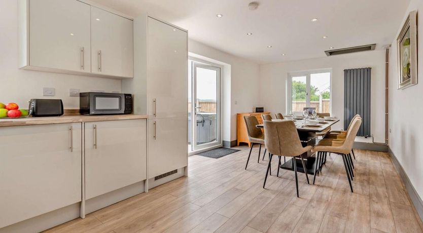 Photo of 4 Bed in Pontyberem