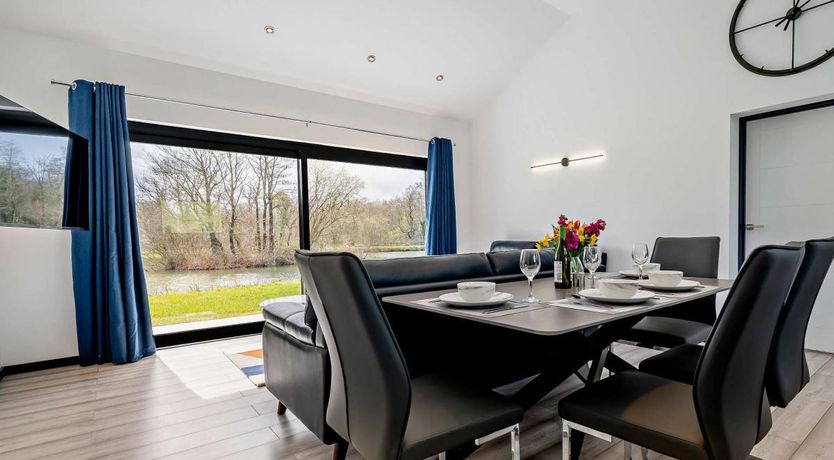 Photo of 2 Bed in Pyworthy