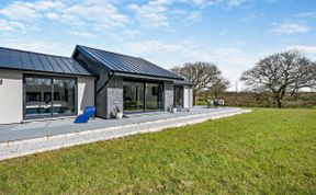 Photo of in Bude 8.1 miles E (92456)