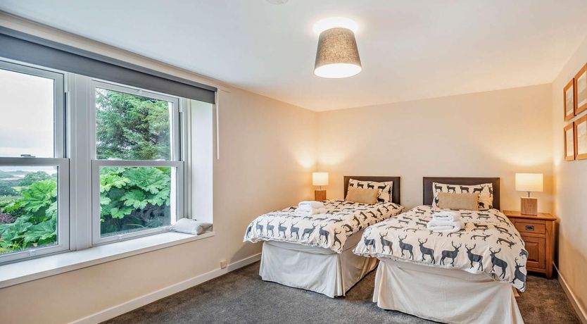 Photo of 4 Bed in Tighnabruaich