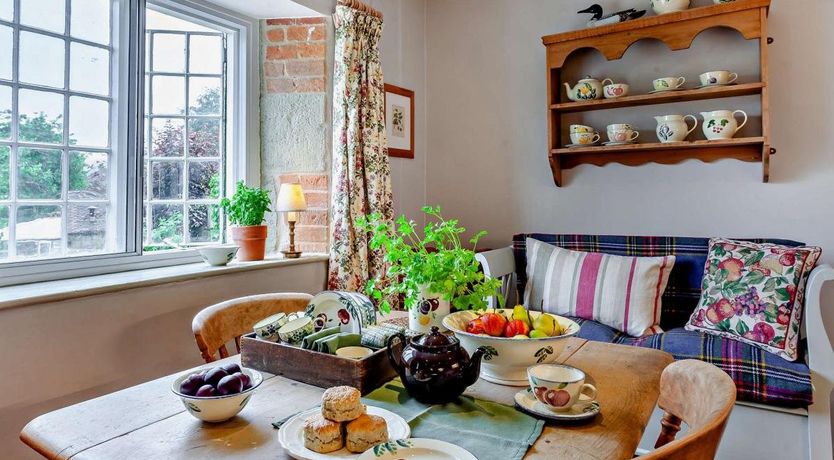 Photo of 3 Bed in Melbury Abbas