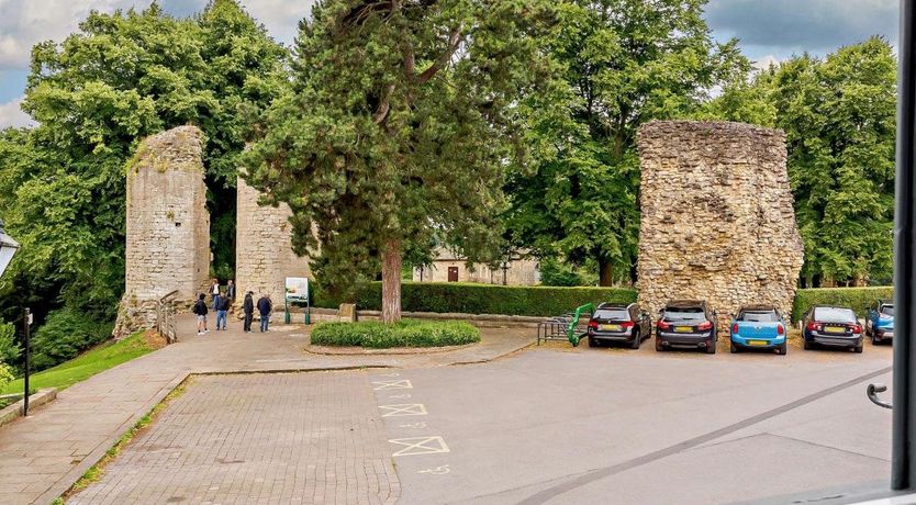 Photo of 2 Bed in Knaresborough