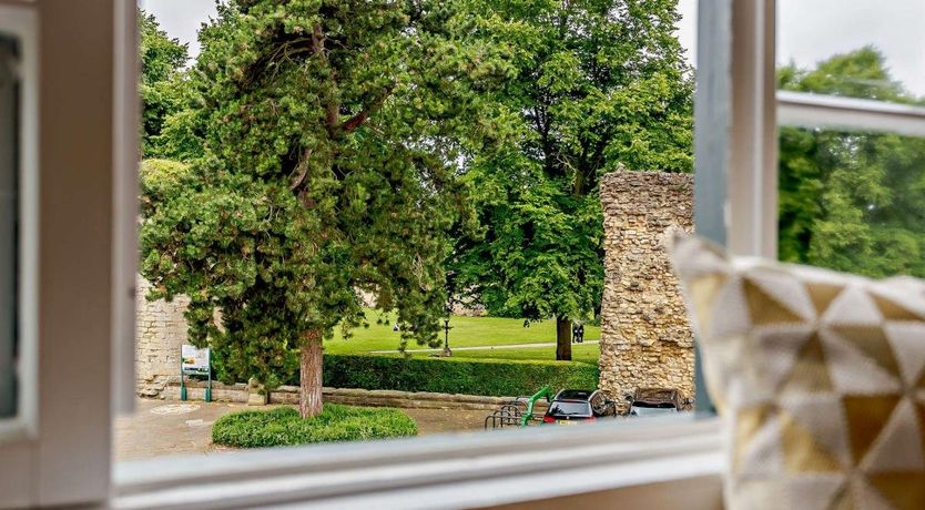 Photo of 2 Bed in Knaresborough