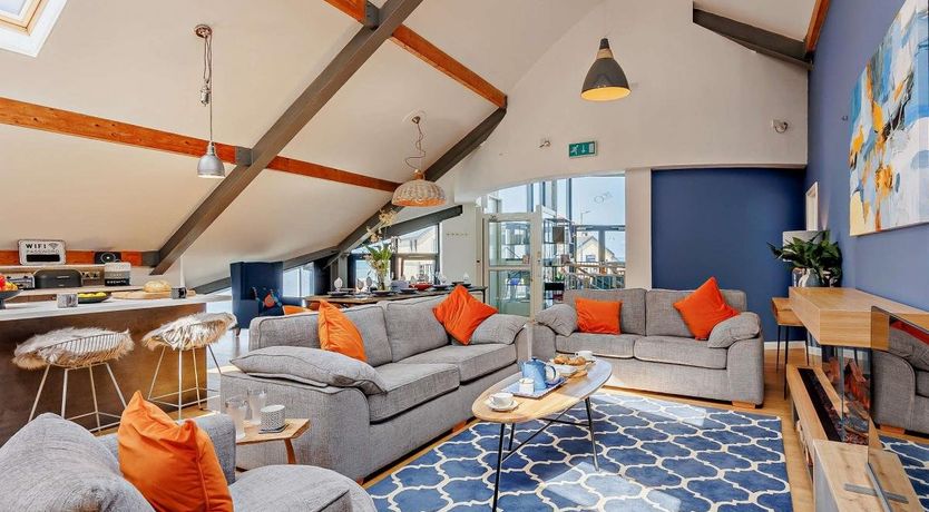 Photo of 4 Bed in Borth