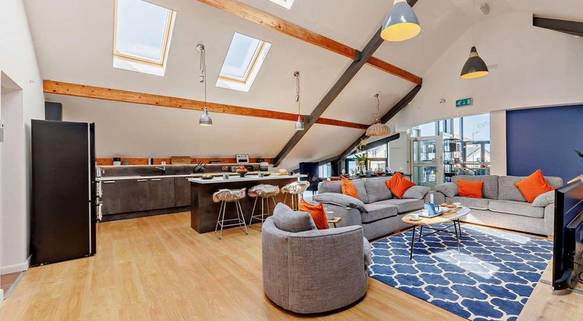 Photo of 4 Bed in Borth