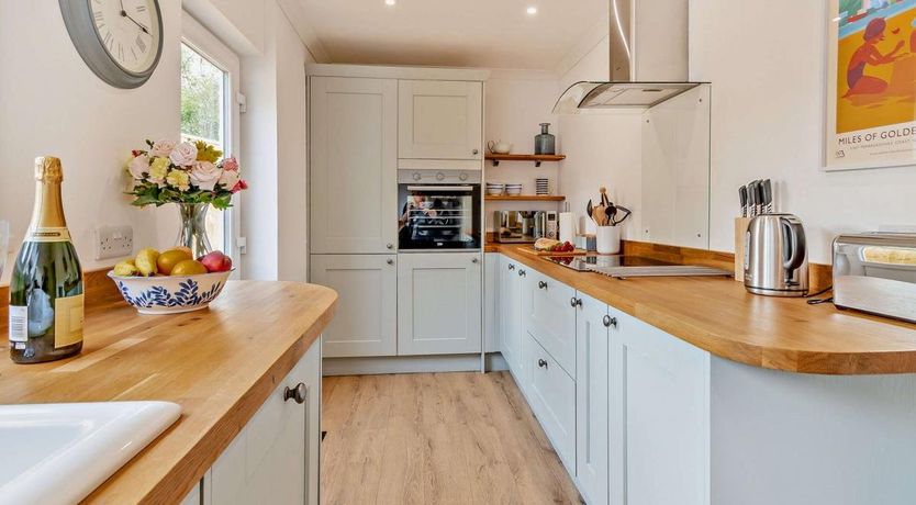 Photo of 1 Bed in Manorbier