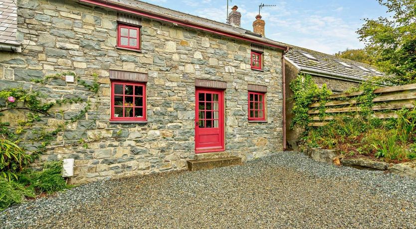 Photo of 3 Bed in Llandeloy