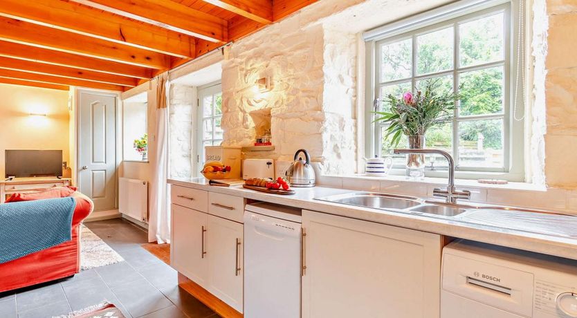 Photo of 3 Bed in Llandeloy