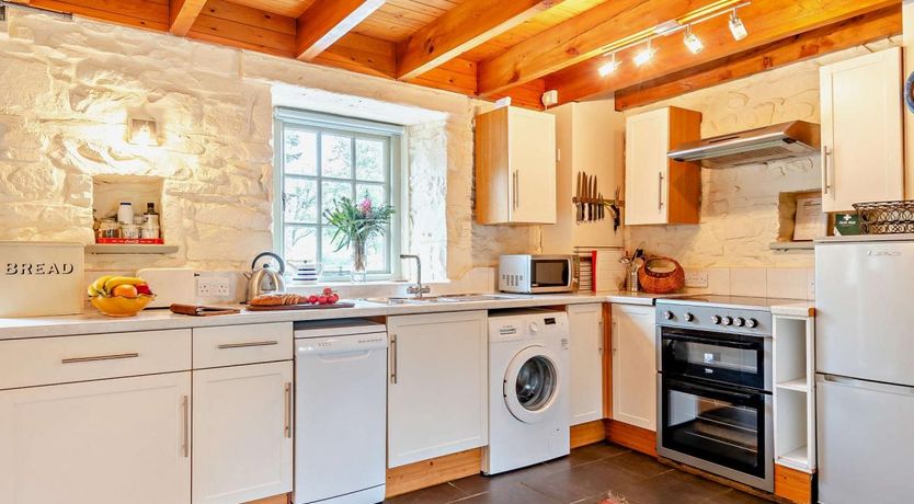 Photo of 3 Bed in Llandeloy