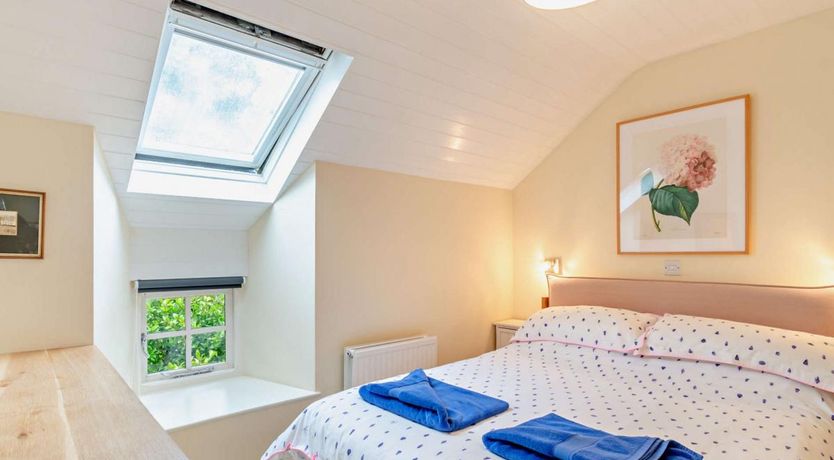 Photo of 3 Bed in Llandeloy