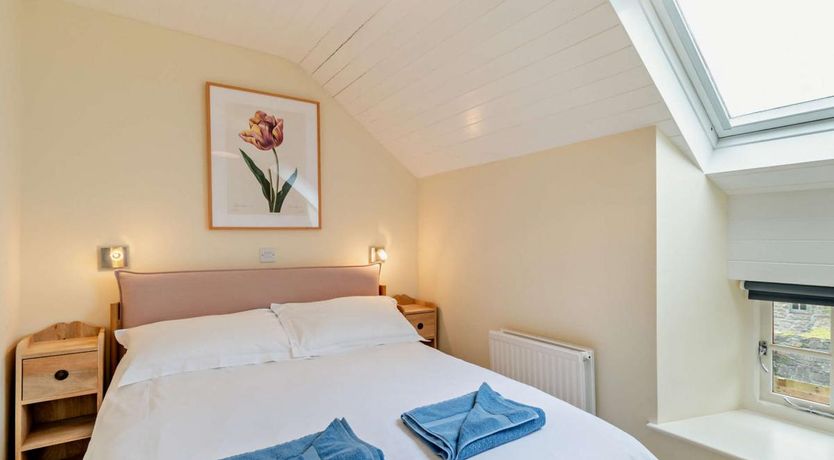 Photo of 3 Bed in Llandeloy