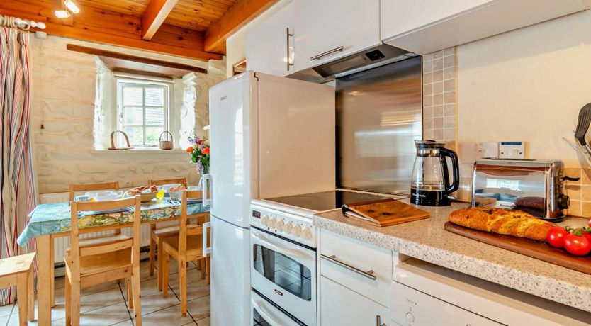 Photo of 3 Bed in Llandeloy