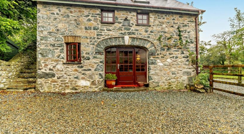 Photo of 3 Bed in Llandeloy