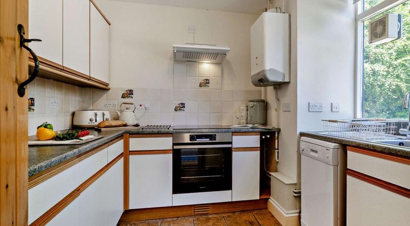 Photo of 3 Bed in Dorchester
